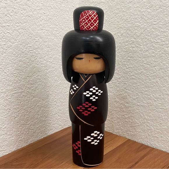 Vintage Kunio Miyagawa Black Kimono Okappa 10” Kokeshi Doll - Picture 1 of 16